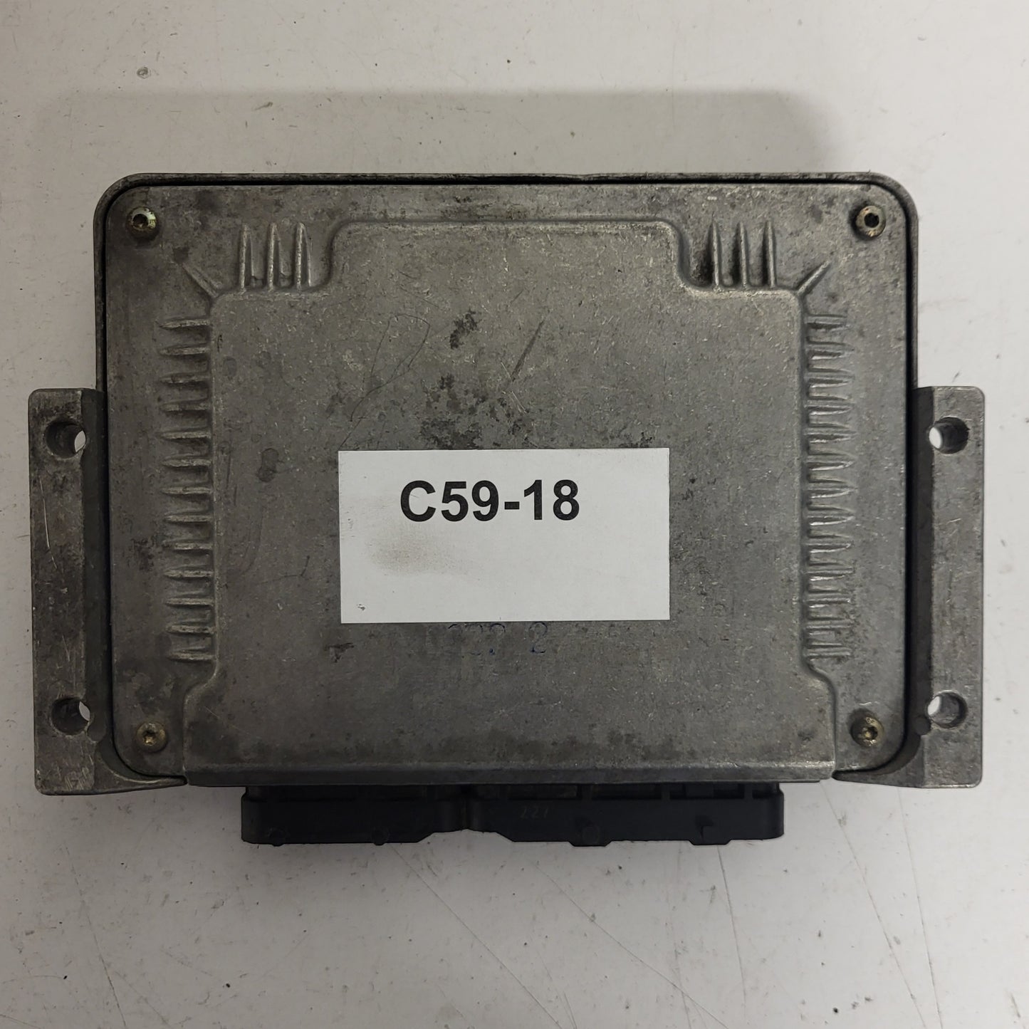 ALFA 147 ECU / 0281010332 / 55185365 / BOSCH