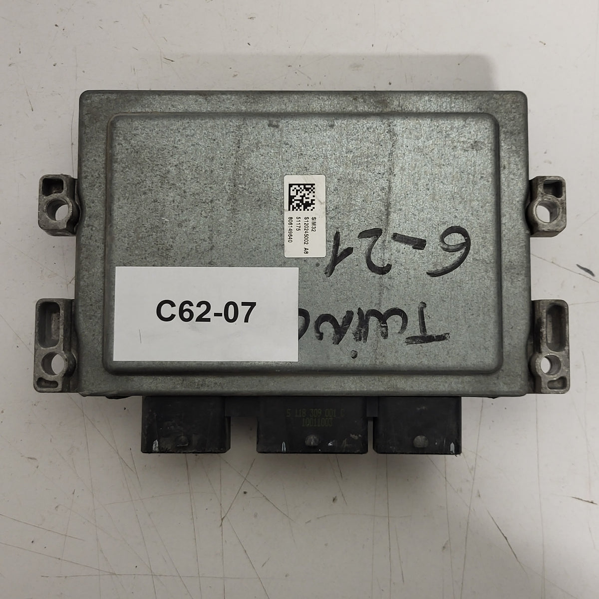 Renault Twingo ECU / S120200113A / 82007747 / 8200700695 / S120200113 / SIM32 - C62-07 - 3