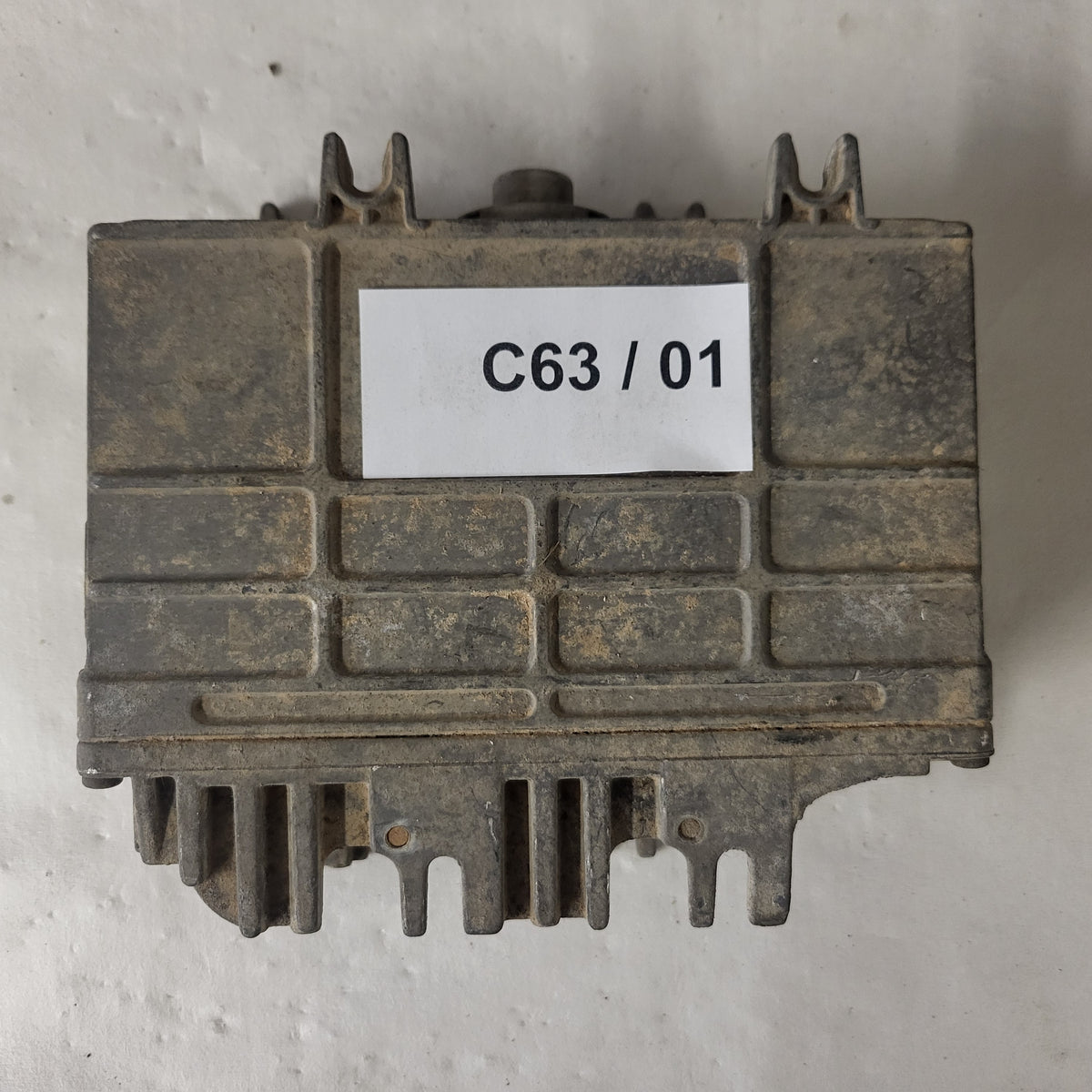 VOLKSWAGEN POLO 6N ECU / 0261204593 / 6K0906027E / BOSCH - C63-01 - 3