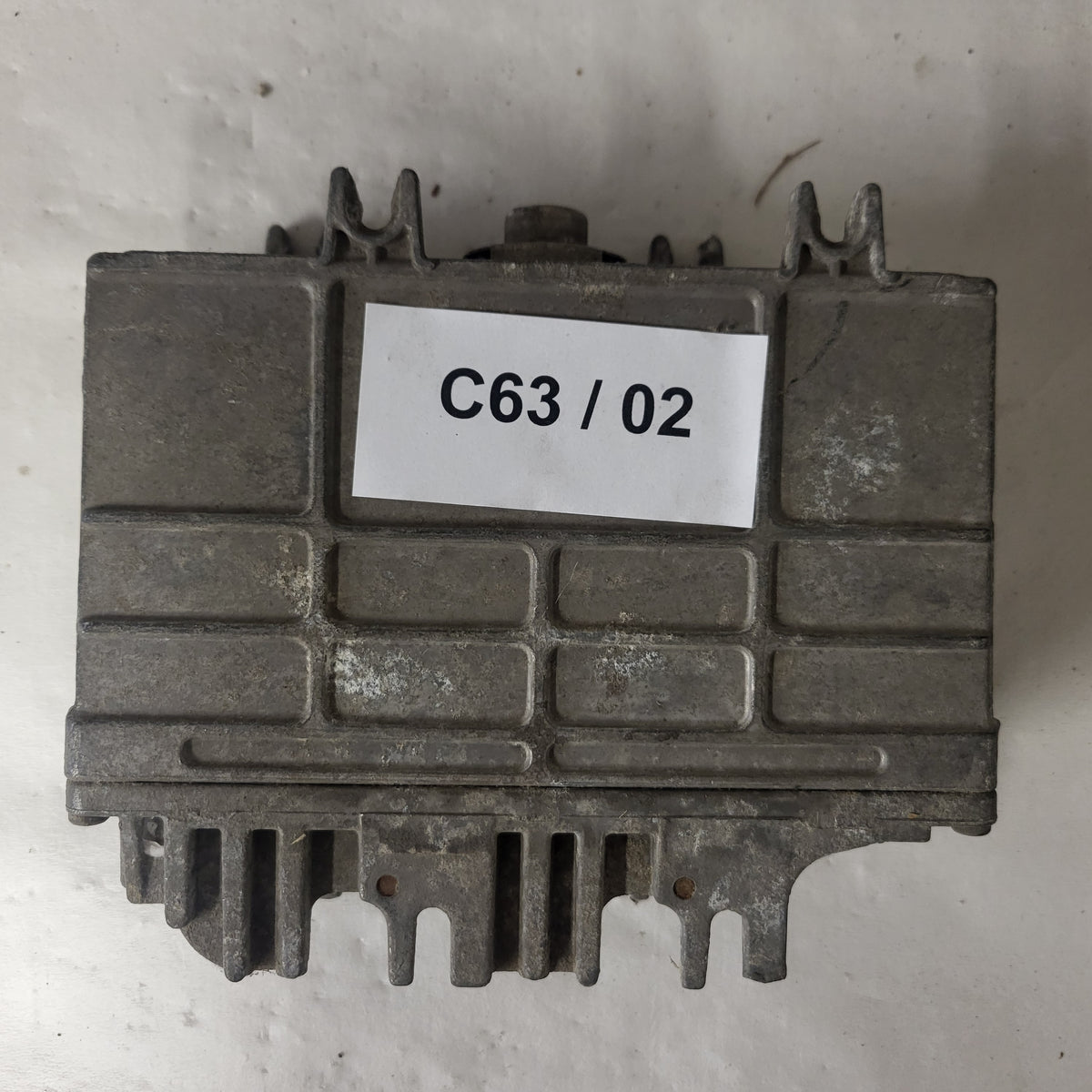 VOLKSWAGEN POLO 6N ECU / 0261204593 / 6K0906027E / BOSCH - C63-02 - 3