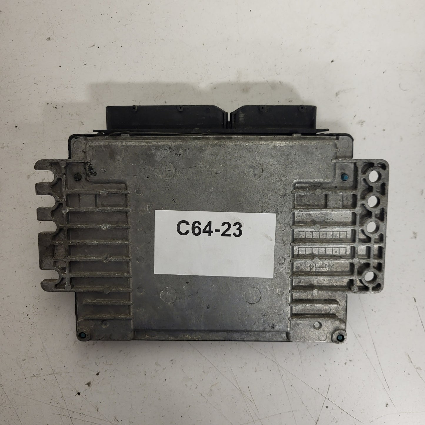 NISSAN MICRA ECU / MEC32-040 / UH / HITACHI