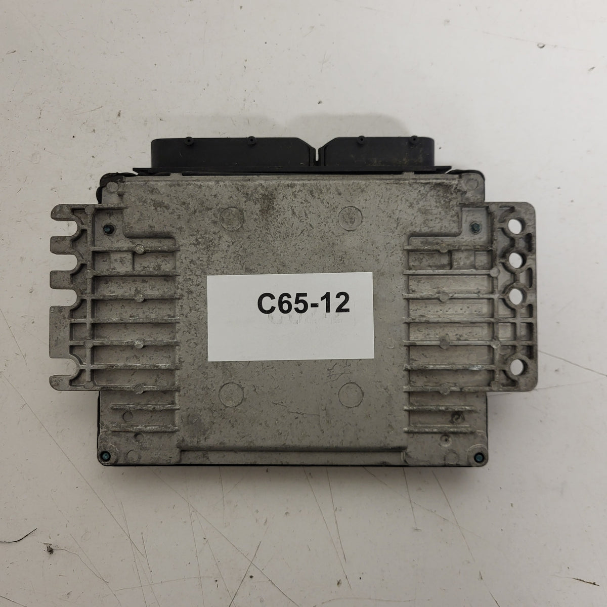 NISSAN MICRA ECU / MEC37-510 / MEC37-510 C2 6X16 / YF / HITACHI - C65-12 - 3