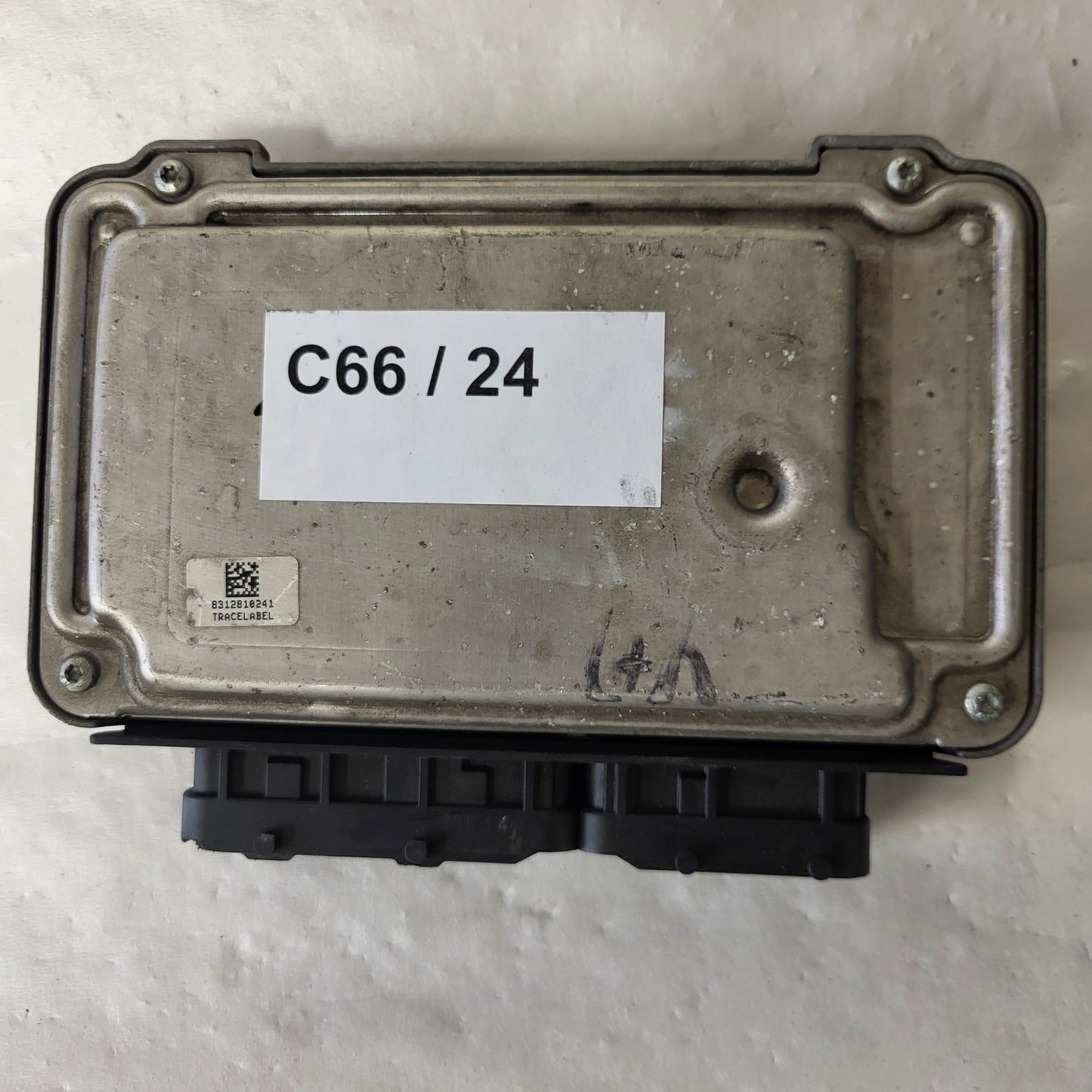 TOYOTA YARIS 1KR-FE ECU / 0261208841 / 89661-0D270 / BOSCH