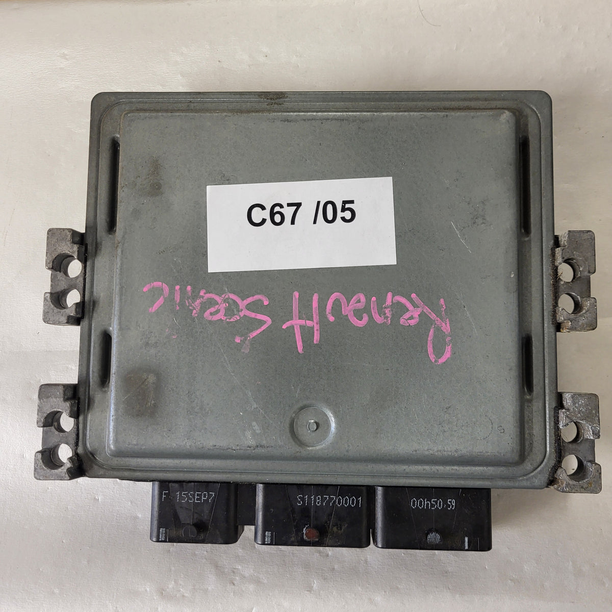 Renault Megane Scenic ECU / S122326113A / 8200804775 / 8200807626 / SID301 / - C67-05 - 3