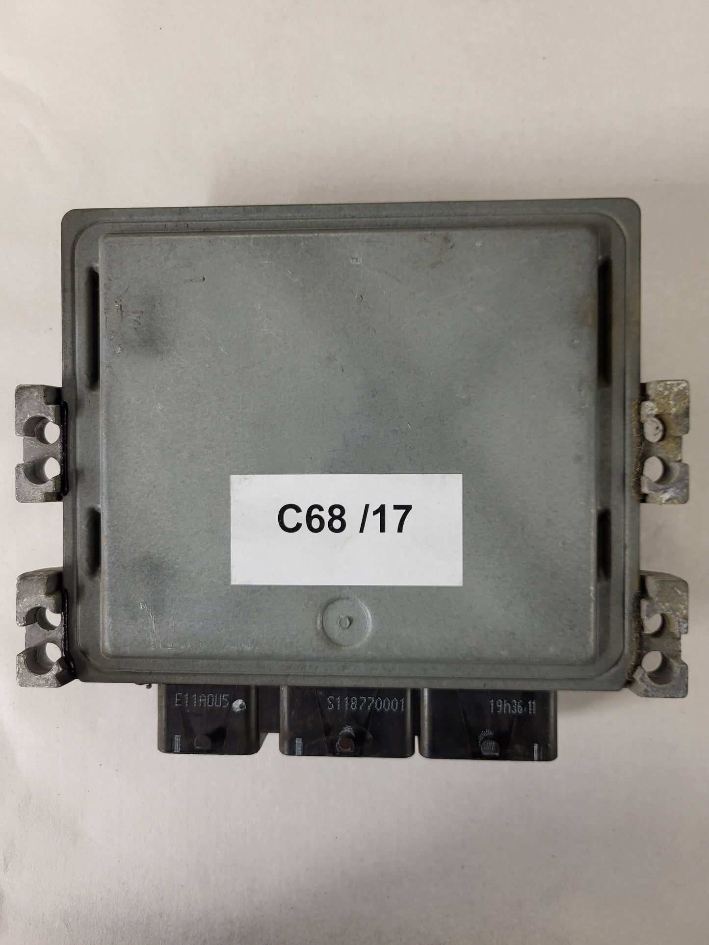 RENAULT MEGANE ECU / S122326108A / 8200565863 / 8200495479 / SID301 SIEMENS