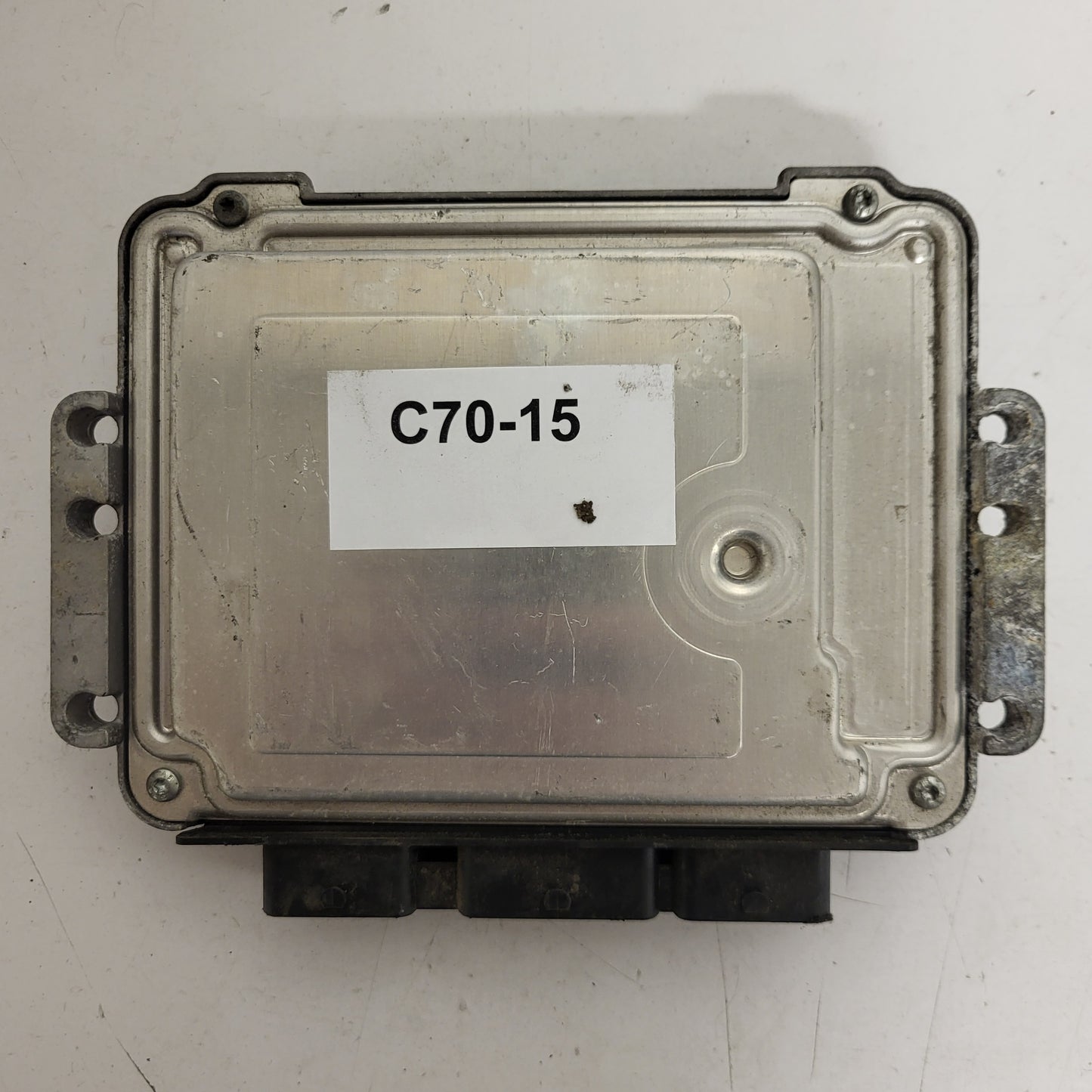 Renault ECU / 0281012589 / 8200527725 / 8200527756 / BOSCH