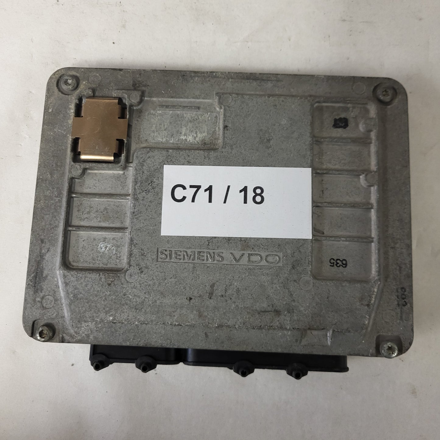 VW SKODA ECU / 03D906023B / 5WP40504 04 / SIMOS 9.1 / SIEMENS
