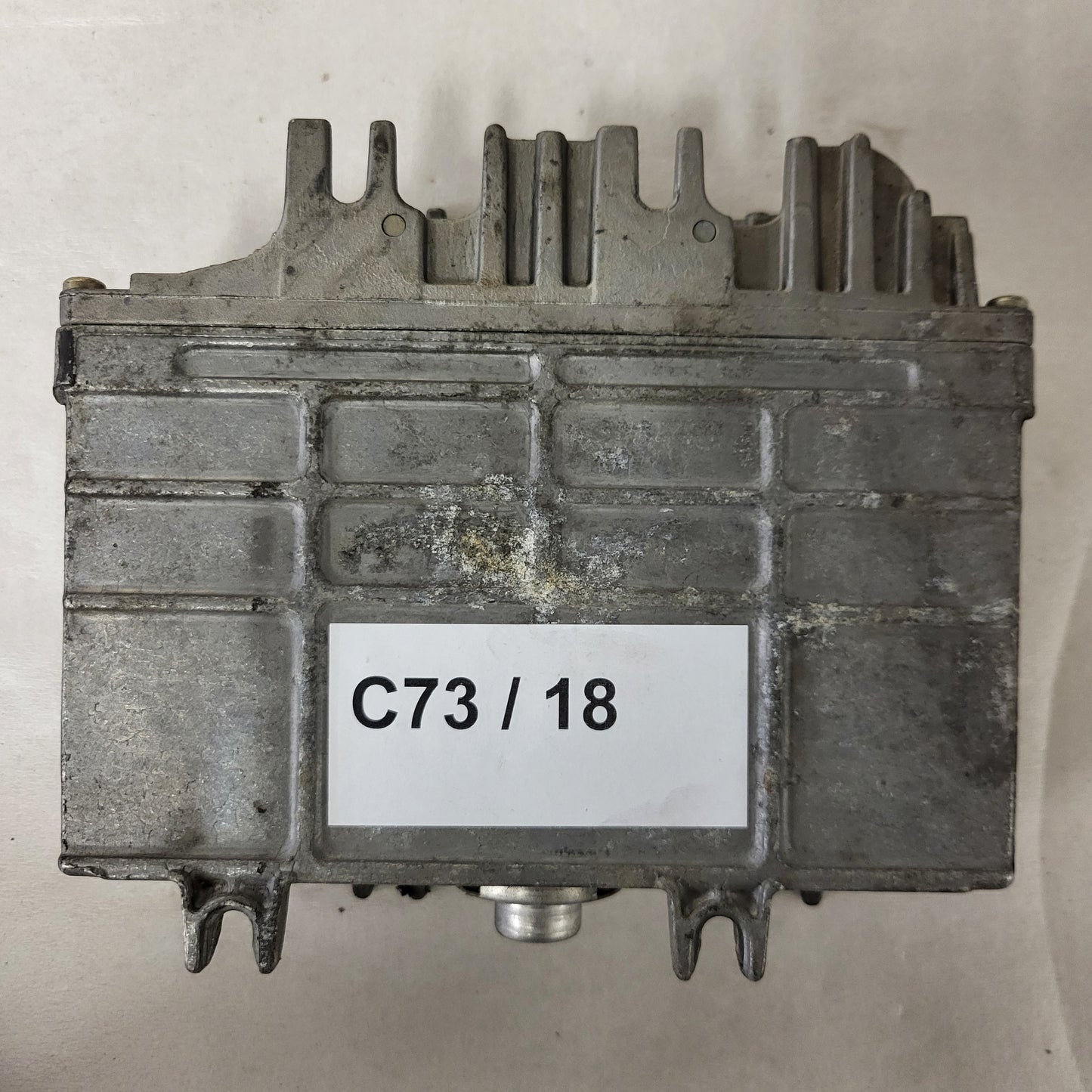 VOLKSWAGEN POLO ECU / 030906027AA / 0261204617 / BOSCH