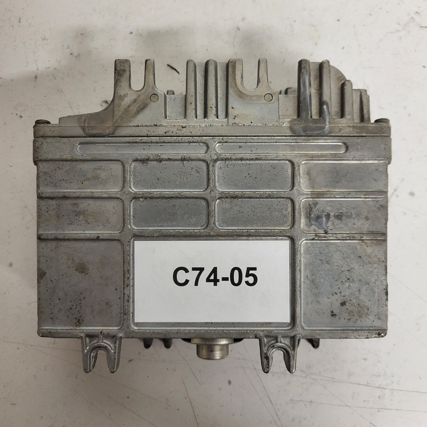 VW POLO 6N ECU / 0261203744/745 / 030906026AC / BOSCH