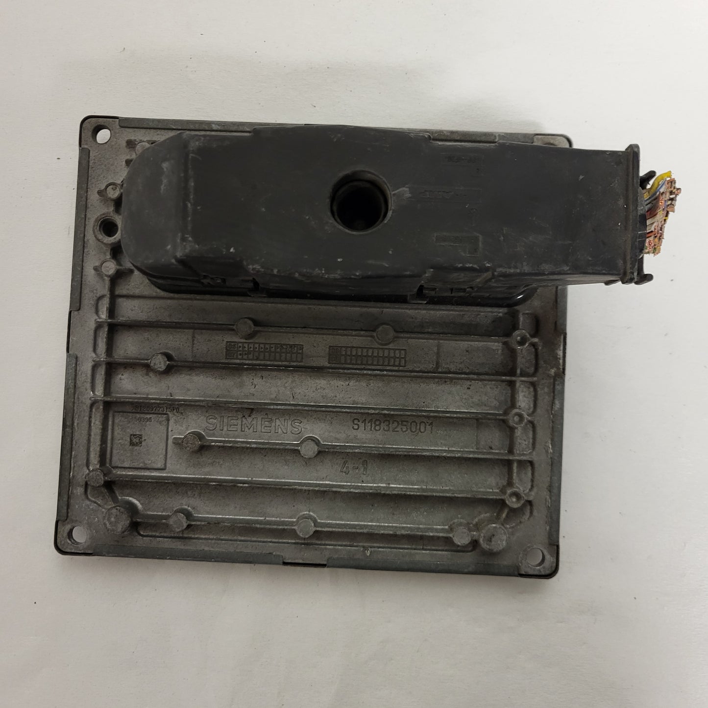 FORD FIESTA ECU / 6S61-12A650-FF / S120977315F / 2CJF / SIM210