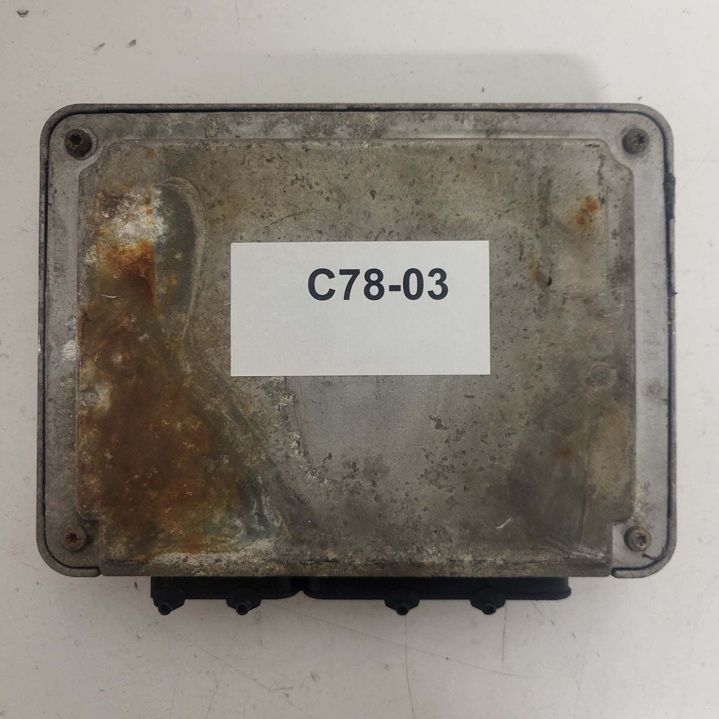 VW SEAT ECU / 038906013E / 0281001689 / BOSCH