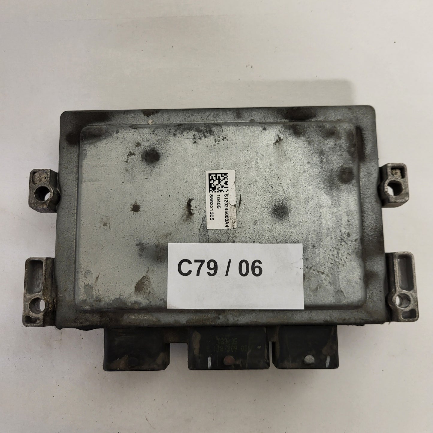 RENAULT CLIO ECU / S120201108B / S120201108 / 8200454467 / 8200400246 / SIM32 / SIEMENS