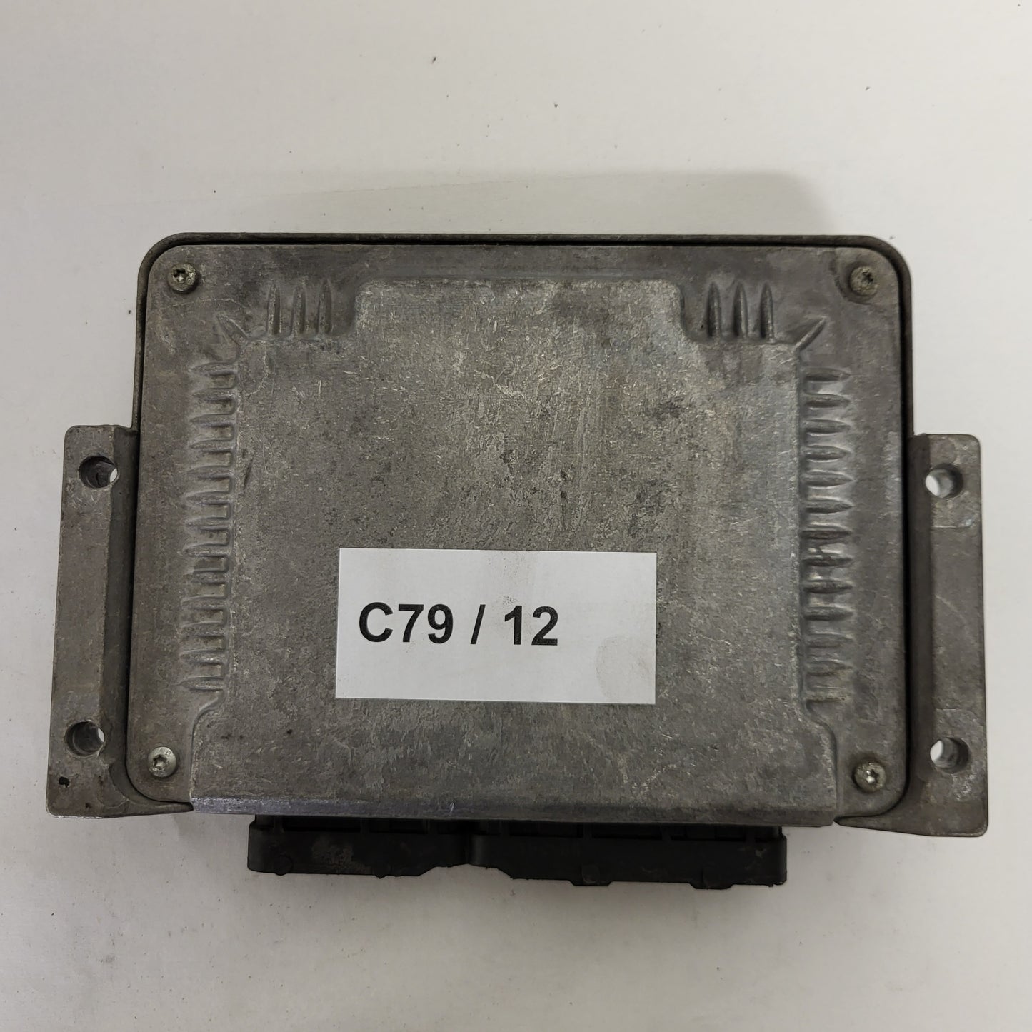 Fiat STILO ECU / 0281011553 / 55198058 / 19247EAA / BOSCH