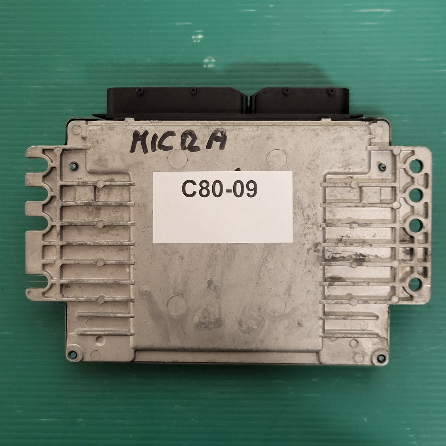 NISSAN MICRA K12 ECU / MEC37-310 / H3 8305 / MC / HITACHI
