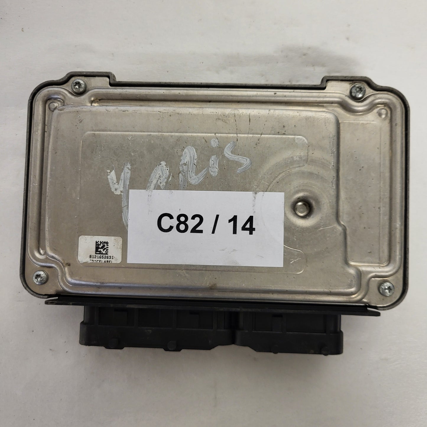 TOYOTA YARIS 1KR-FE ECU / 0261208841 / 89661-0D270 / BOSCH