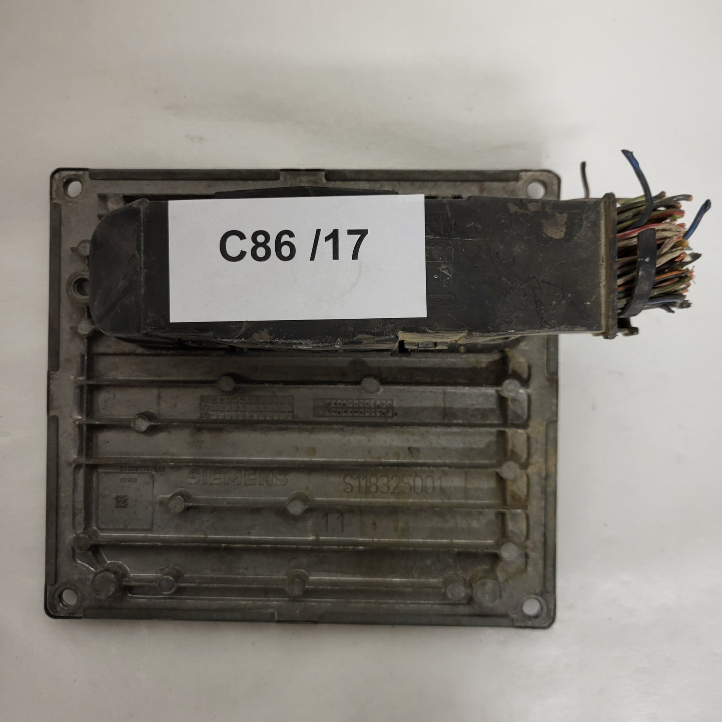 FORD ECU / 2U7A-12A650-TE / S120977010A / SIM210 / 5CPD / SIEMENS