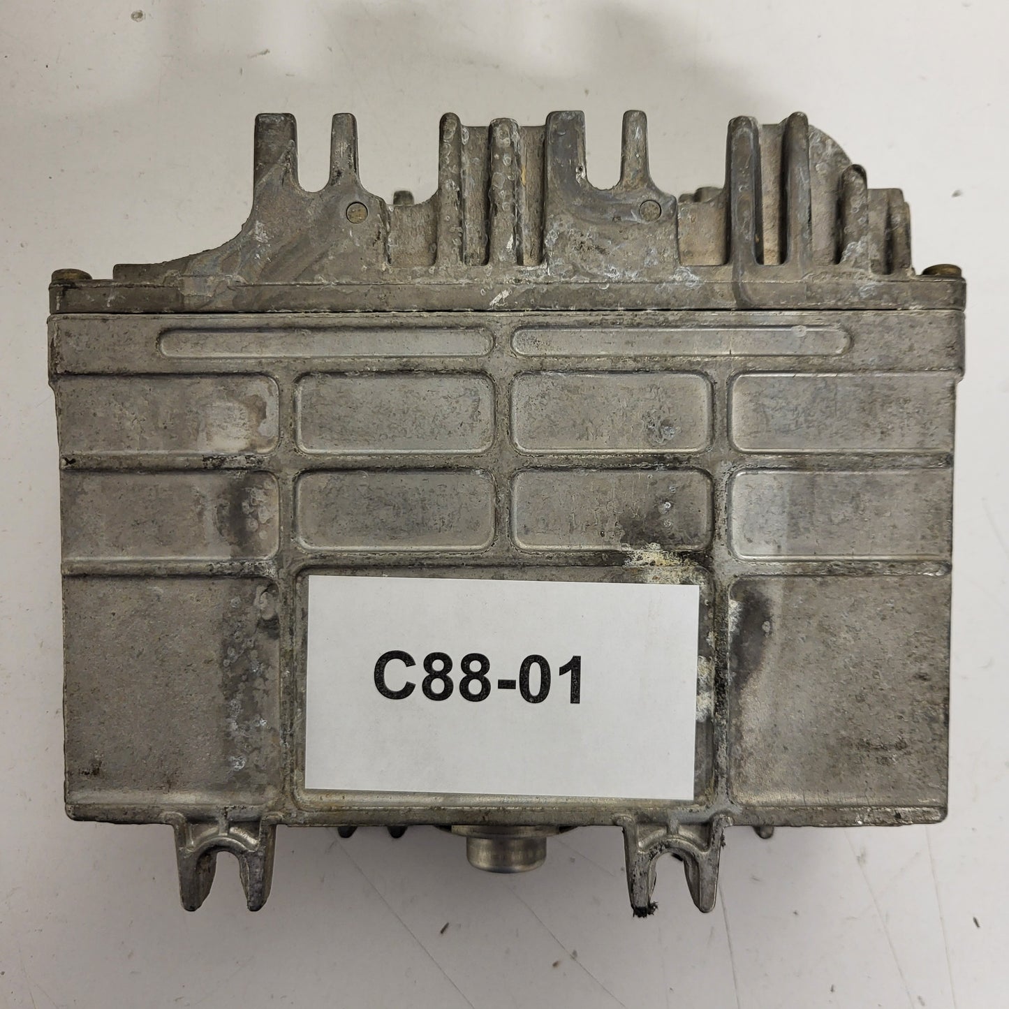 VOLKSWAGEN POLO ECU / 030906027AA / 0261204617 / BOSCH