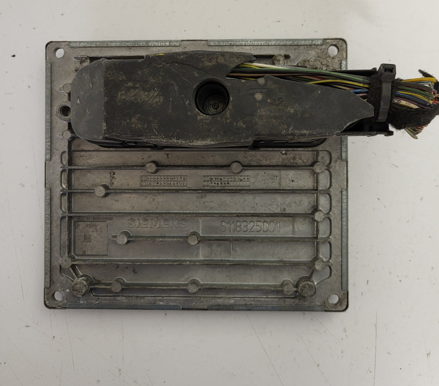 FORD FIESTA ECU / 3S51-12A650-CB / S118685006B / SIM24 / SIEMENS