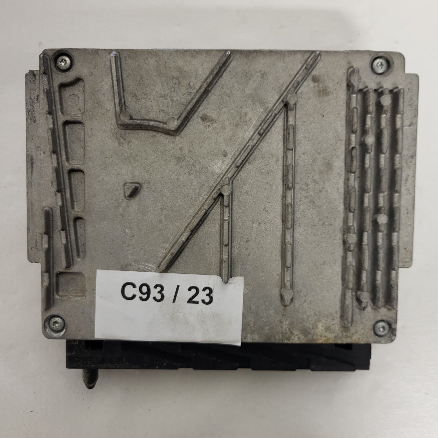 VOLVO V70 ECU / 0281011441 / 30646978A / 1039S04101 / BOSCH