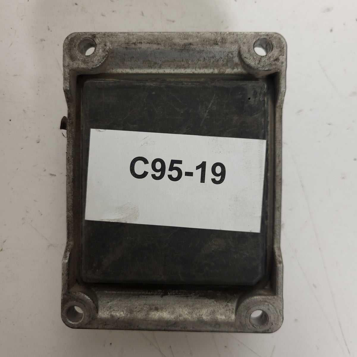 Opel Corsa ECU / 0261206075 / 09185450 / BOSCH - C95-19 - 3