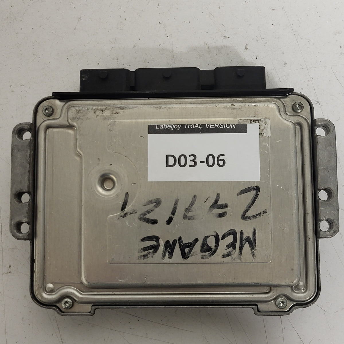 Renault Megane Scenic ECU / 0281013366 / 8200601334 / 8200631560 / BOSCH - D03-06 - 3
