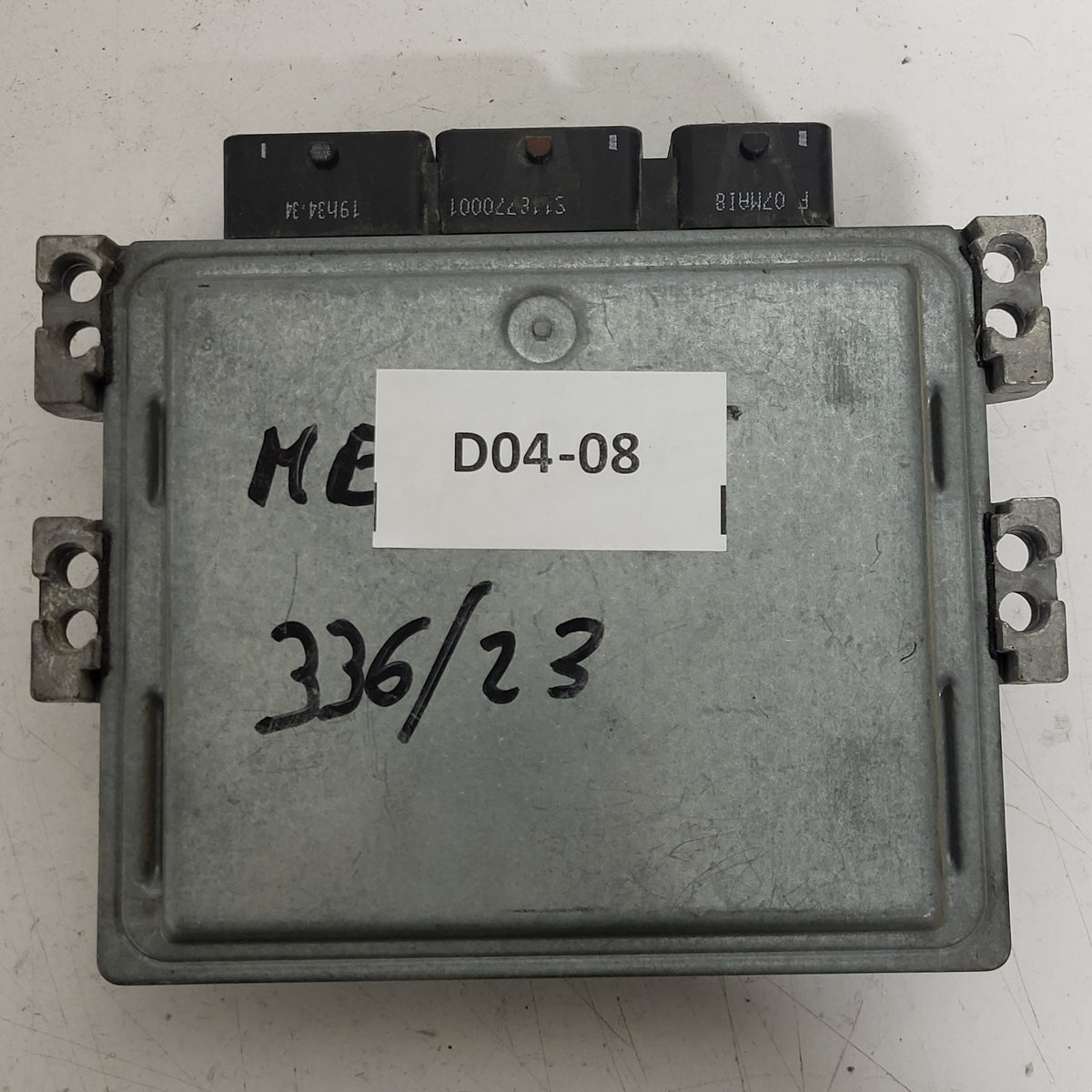 RENAULT MEGANE ECU / S122326114A / S122326114 / 8200843713 / 8200807626 - D04-08 - 3