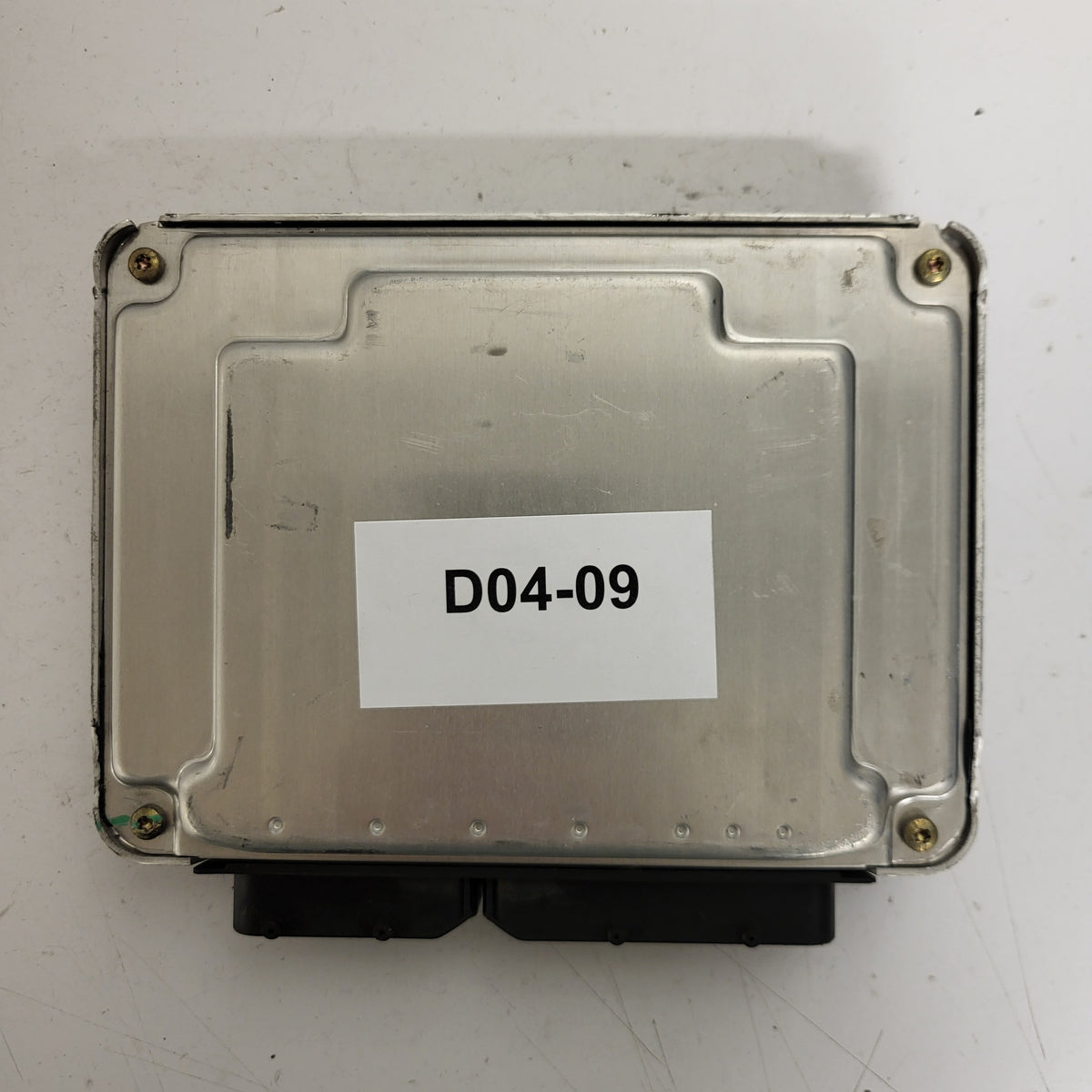 VW NEW BEETLE ECU / 038906012Q / 0281010133 / BOSCH - D04-09 - 3