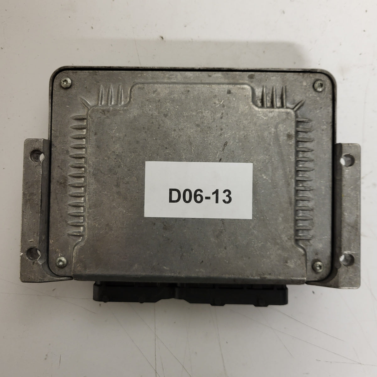 ALFA 147 1.9 ECU / 0281011488 / 55189421 / BOSCH - D06-13 - 3
