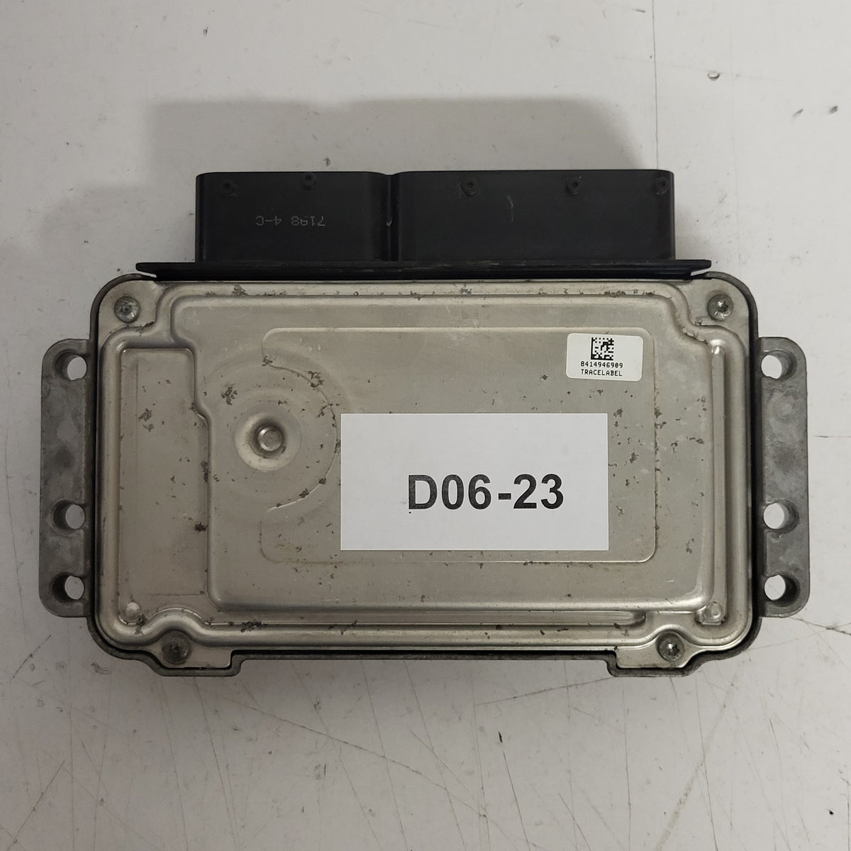 LANCIA DELTA ECU / 51832096 / 0261S04411 / BOSCH - D06-23 - 3