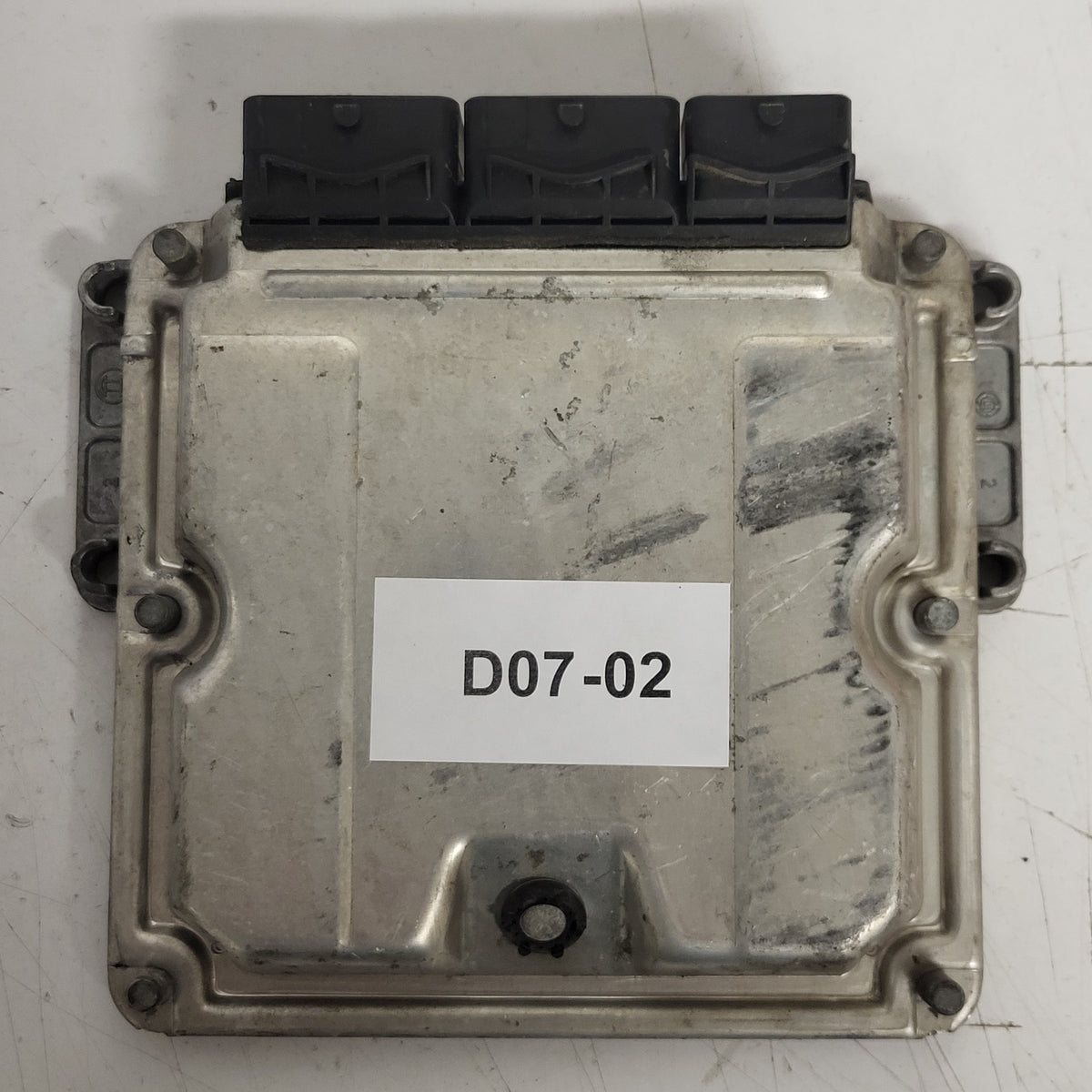 RENAULT MASTER ECU / 0281011106 / HOM8200091428 / 3200243785 / BOSCH - D07-02 - 3