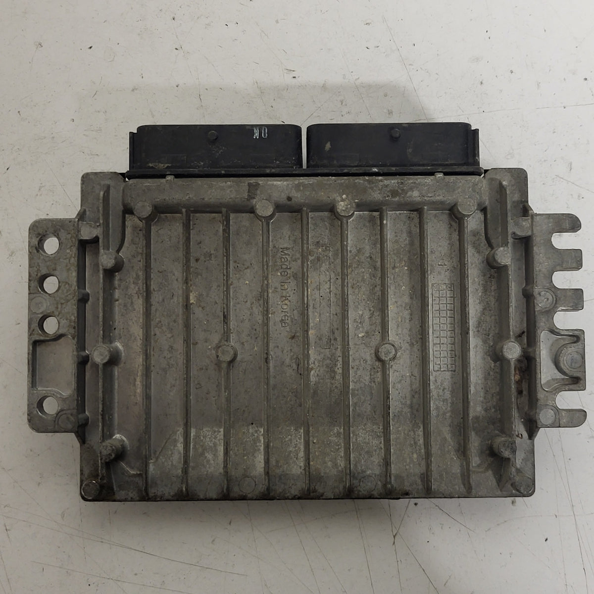 DAEWOO CHEVROLET ECU / 96395445 / S010016047 / 1AWY / L4 - D07-24 - 3