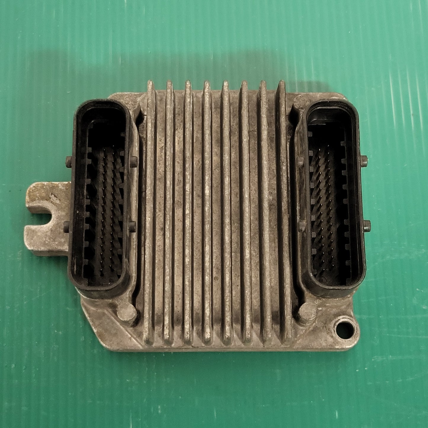 OPEL ECU / 09355929 / CSSJ / HSFI-C / D98005 / DELCO