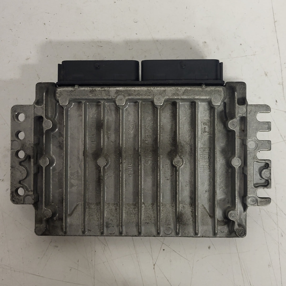 RENAULT CLIO ECU / S110115000 B / S110115000B / 32N / 8200162378 / 8200029658 - D29-23 - 3