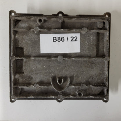 SMART FORTWO ECU / 0261205004 / 0003107V006 / HW 32.98 / BOSCH