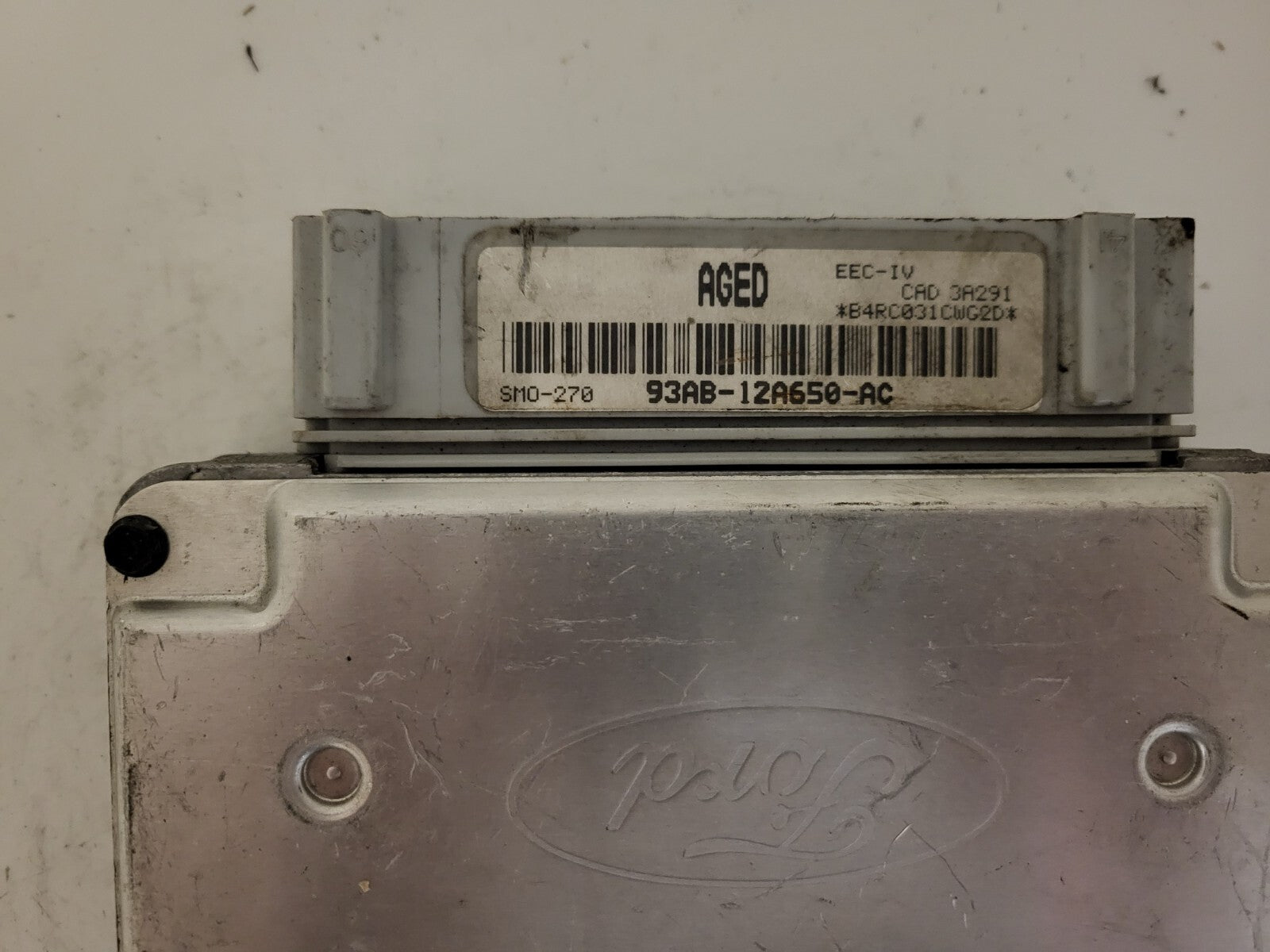 Ford Escort ECU / 93AB-12A650-AC / AGED / SMO-270 / EEC-IV
