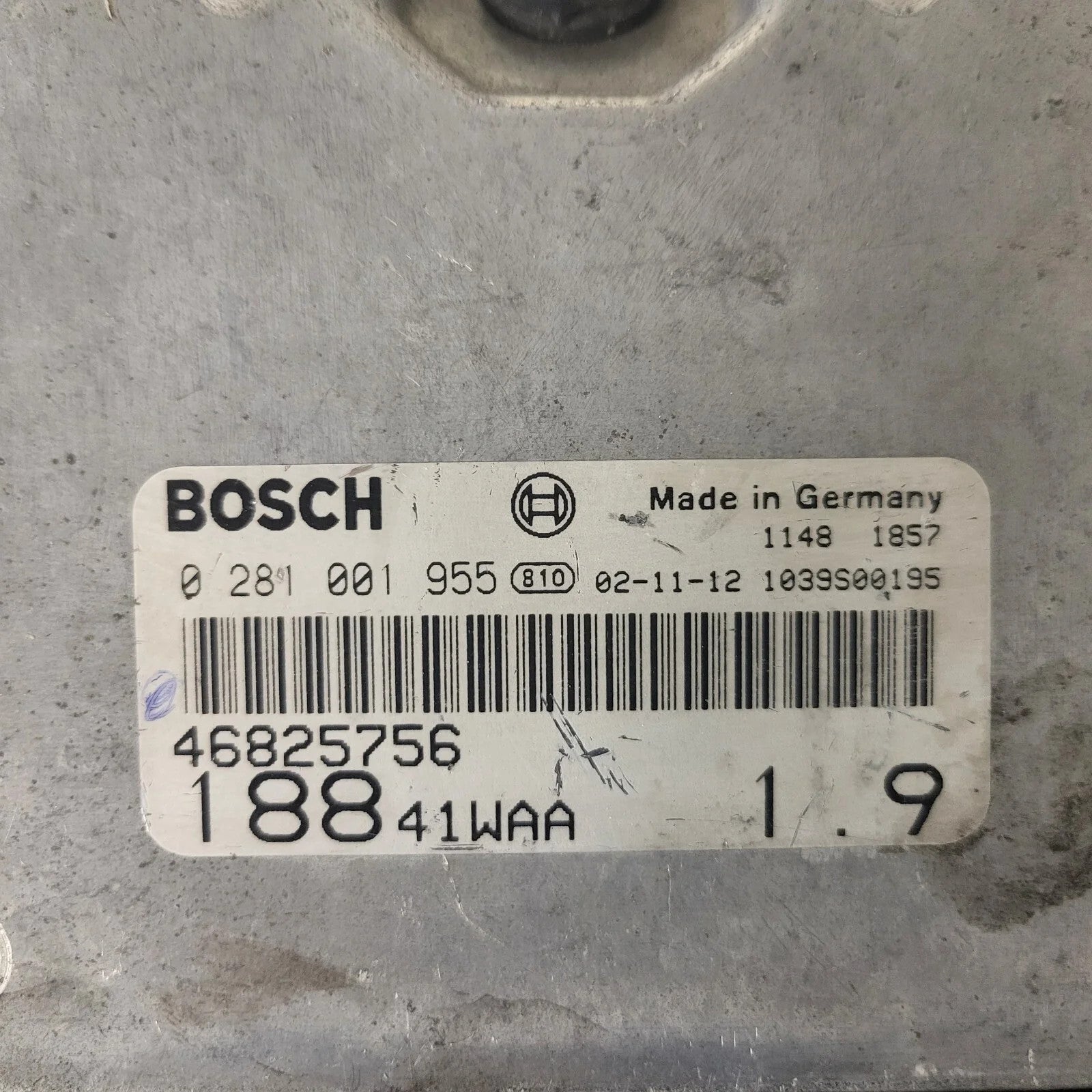 Fiat Punto 188 1.9 JTD ECU / 0281001955 / 46825756 / BOSCH
