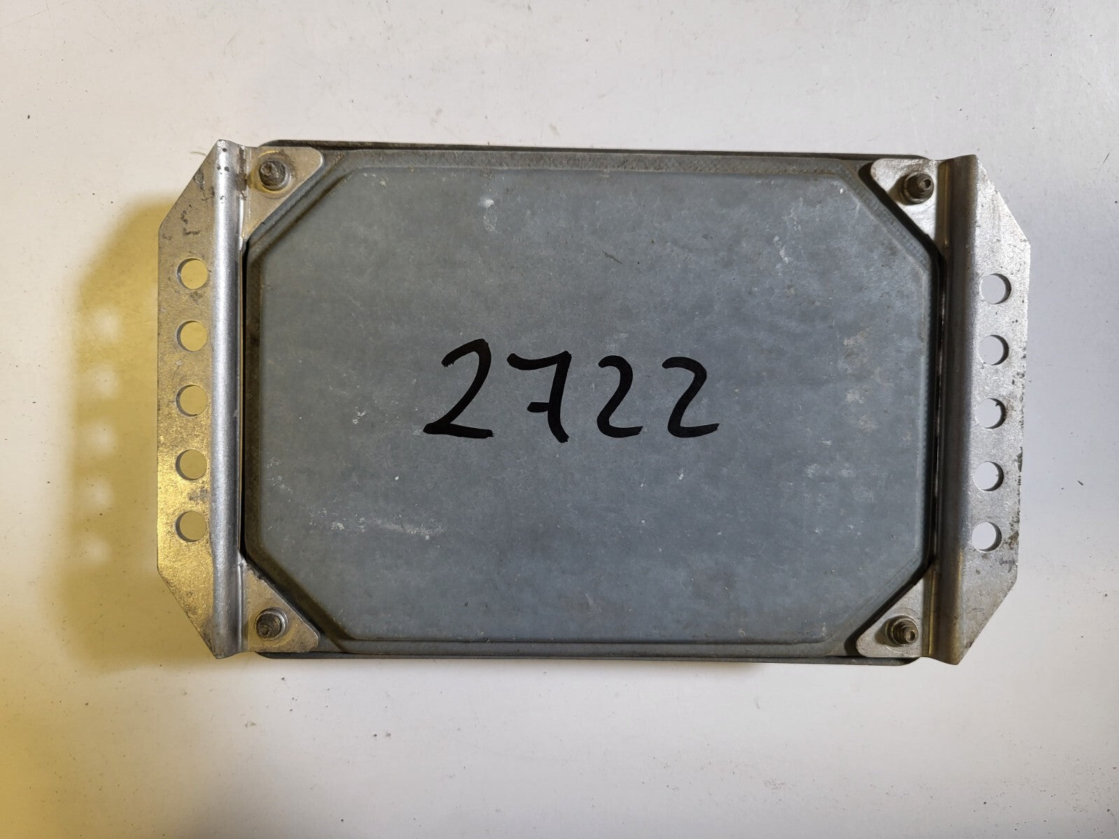 FIAT UNO ECU / 0261204822 / 00465208980 / BOSCH