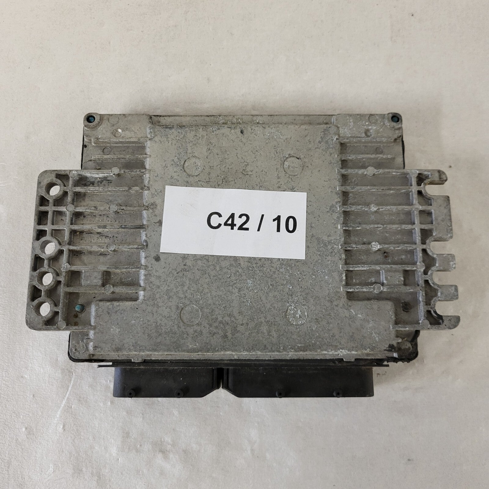 NISSAN MICRA ECU / MEC37-320 / F2 / YC / HITACHI