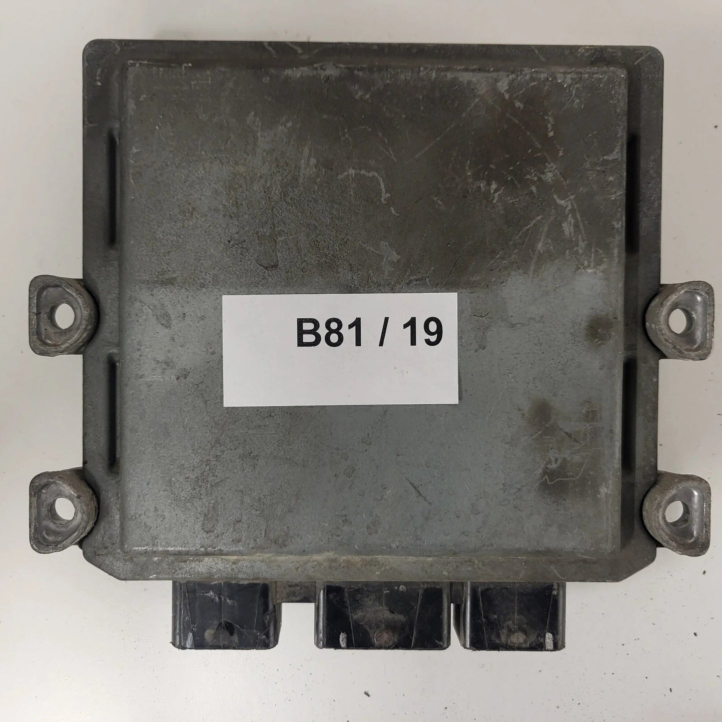 Fiat Punto 1.2 16V ECU / IAW18FD.5Z / 46531218 / 61600.404.00 / MAGNETI MARELLI