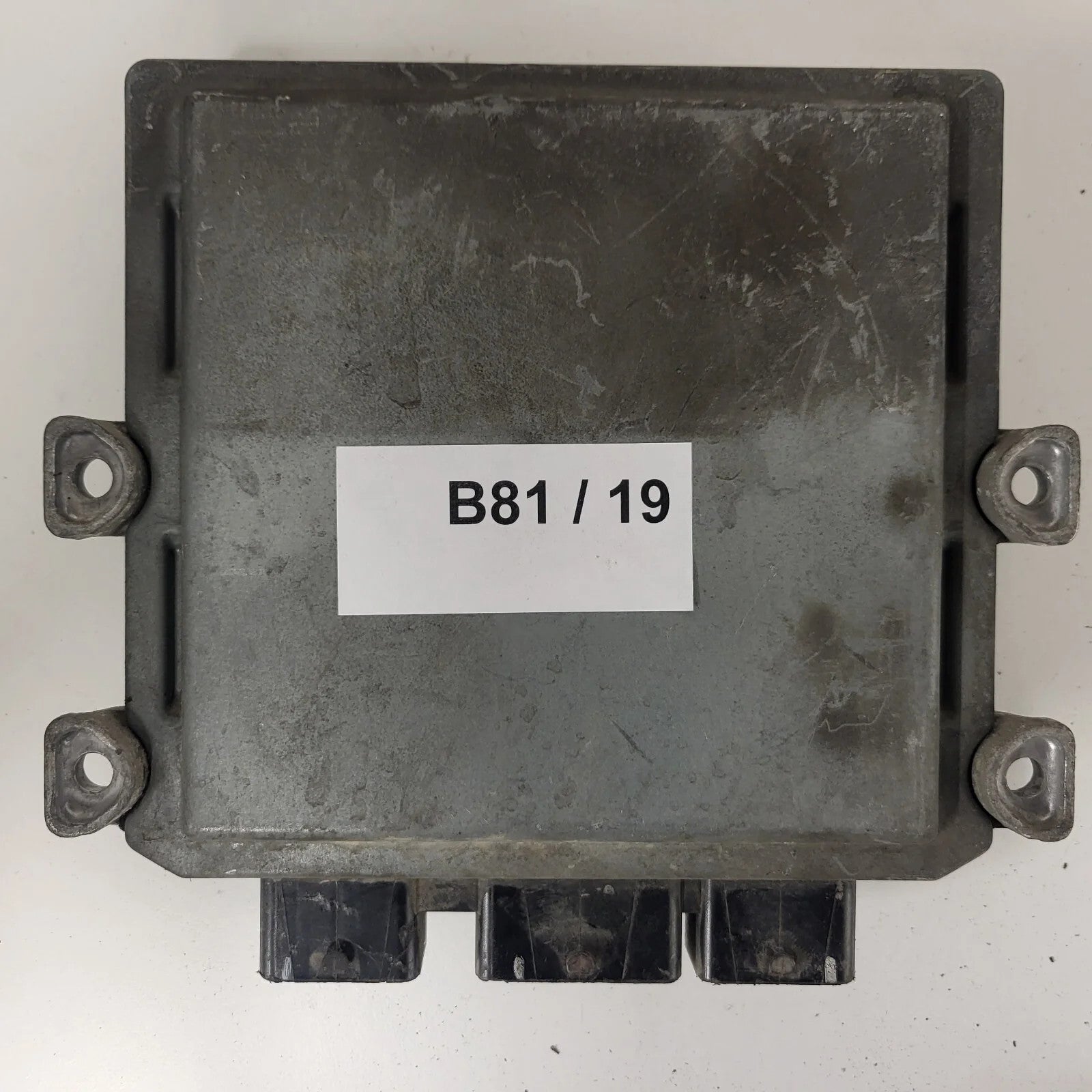 Fiat Punto 1.2 16V ECU / IAW18FD.5Z / 46531218 / 61600.404.00 / MAGNETI MARELLI