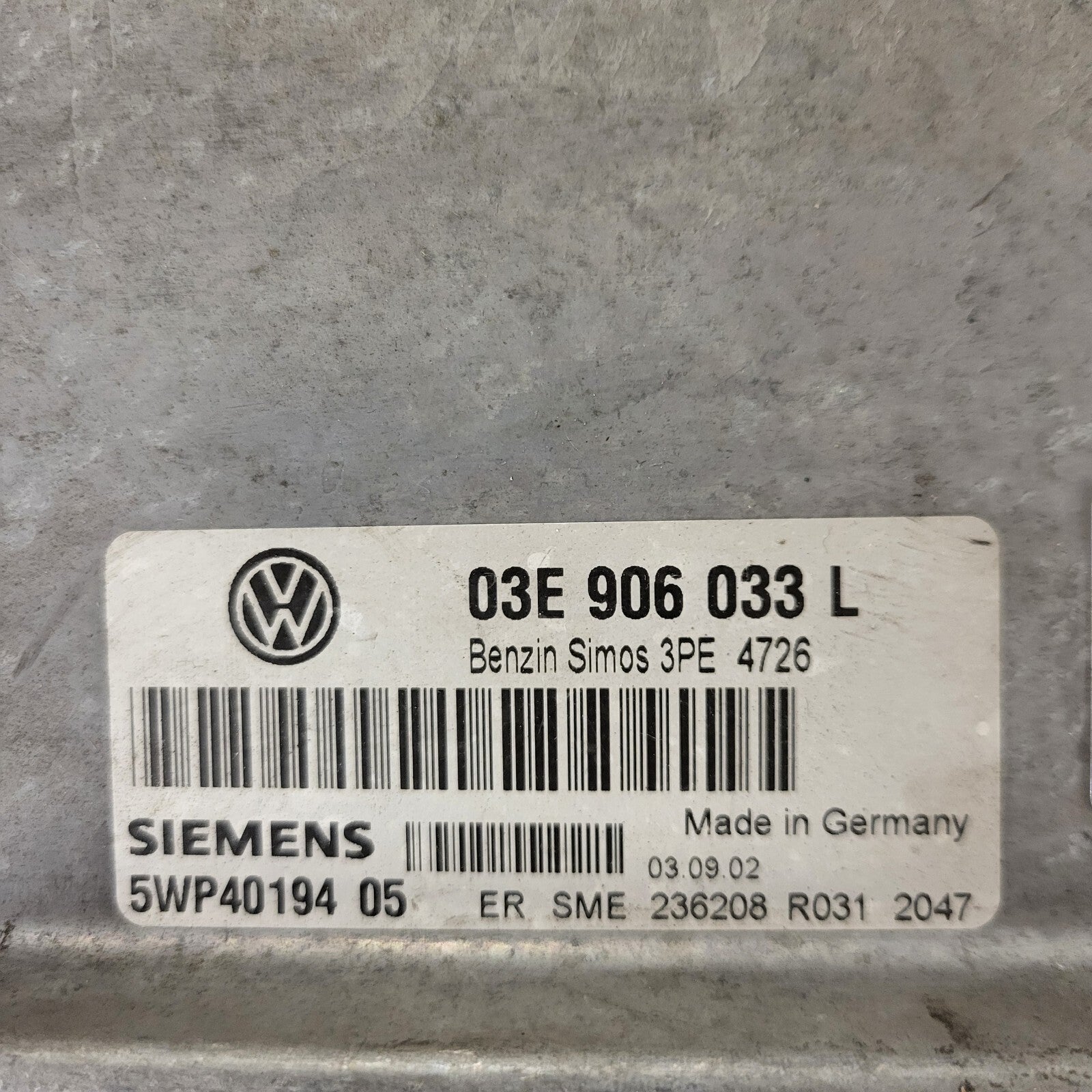VW POLO ECU / 03E906033L / 5WP40194 05 / SIMOS 3PE / BOSCH