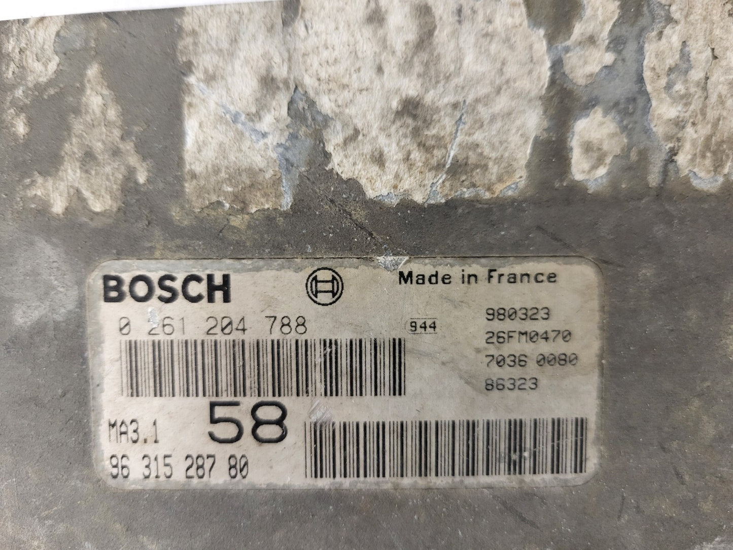 Peugeot Citroen ECU / 0261204788 / 9631528780 / BOSCH
