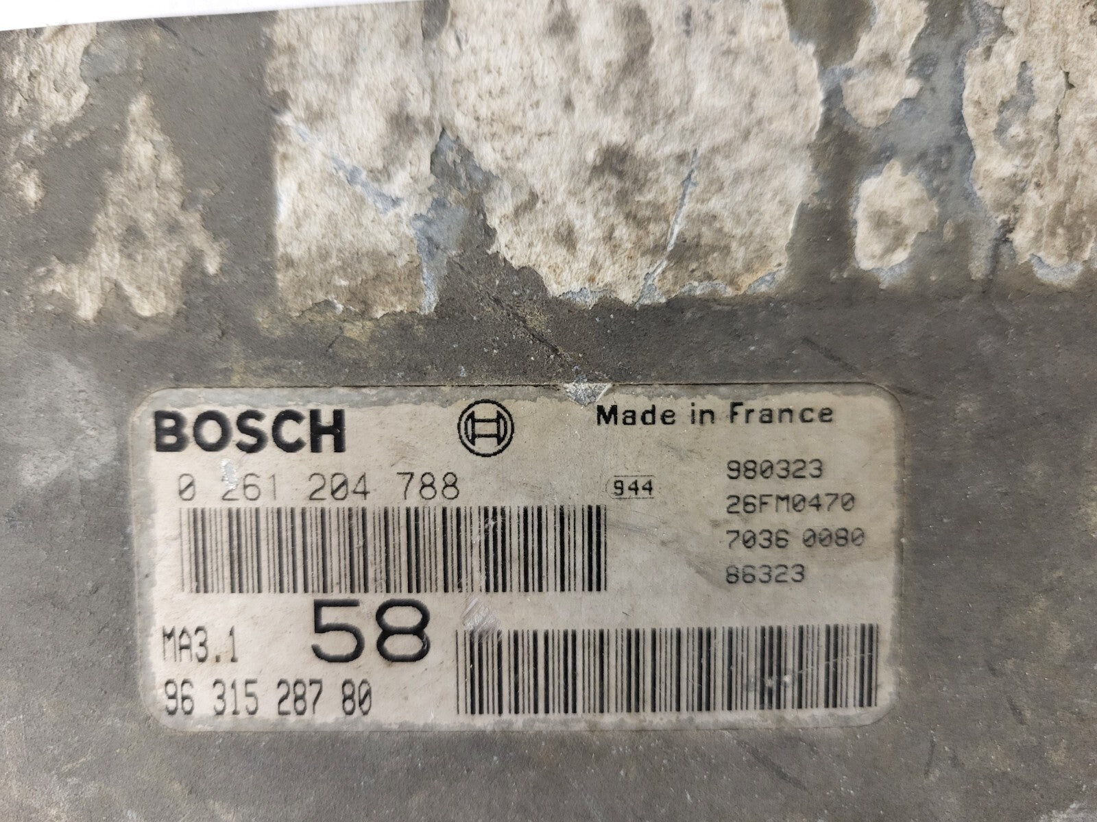 Peugeot Citroen ECU / 0261204788 / 9631528780 / BOSCH