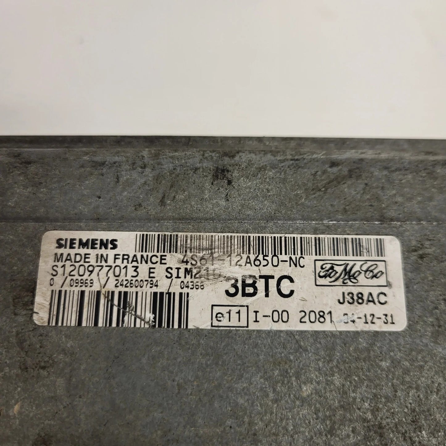 FORD FIESTA ECU / 4S61-12A650-NC / S120977013E / 3BTC / SIM210 / J38AC / S120977
