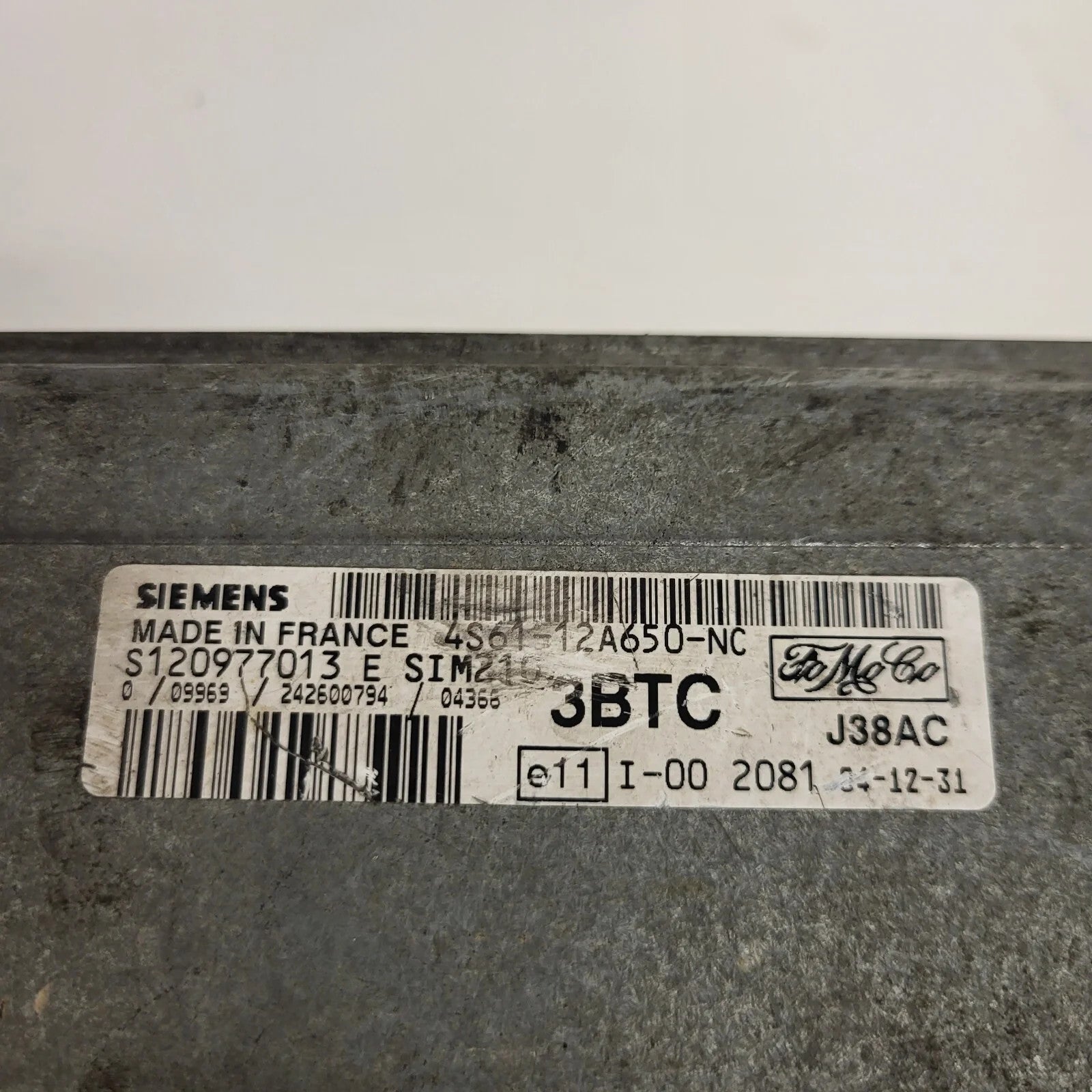 FORD FIESTA ECU / 4S61-12A650-NC / S120977013E / 3BTC / SIM210 / J38AC / S120977