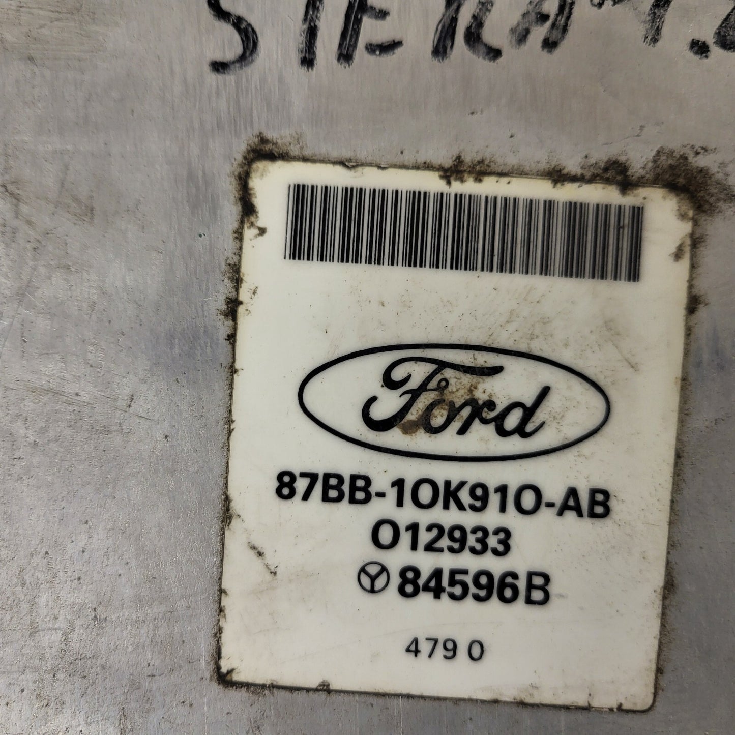 Ford SIERRA ECU / 87BB-10K910-AB / O12933 / 84596B 