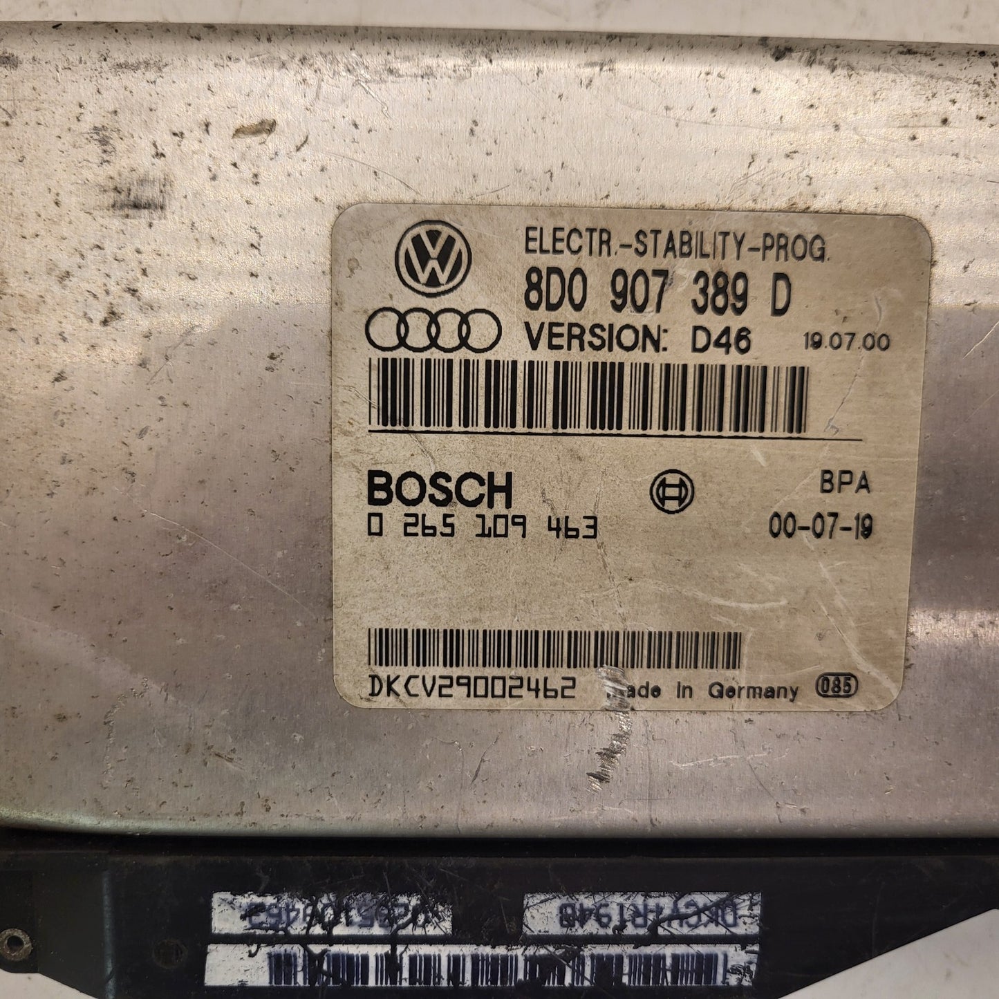 Audi VW ECU / 8D0907389D / 0265109463 / D46 / BOSCH