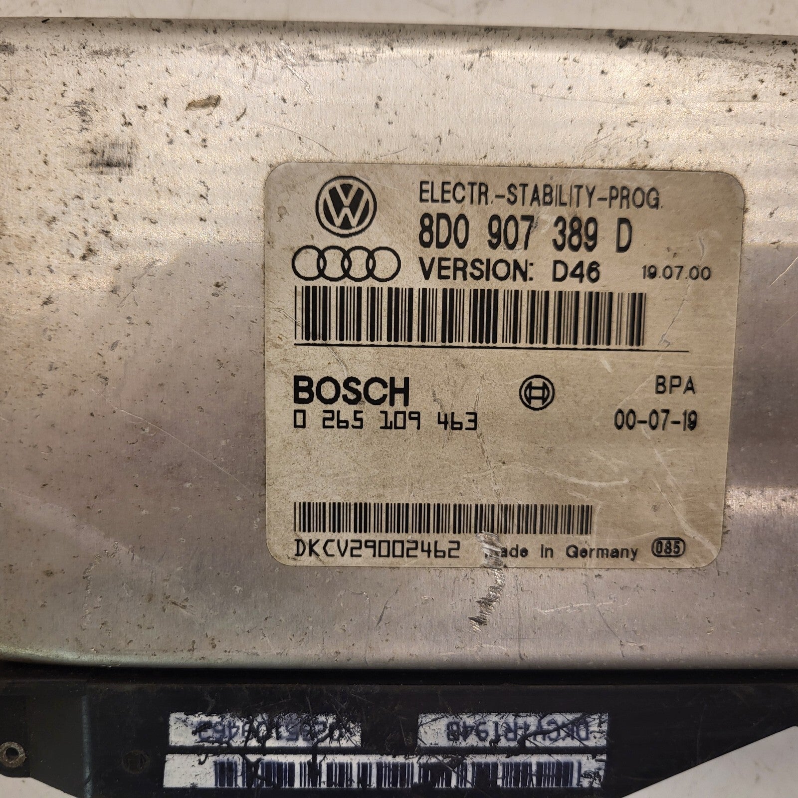 Audi VW ECU / 8D0907389D / 0265109463 / D46 / BOSCH