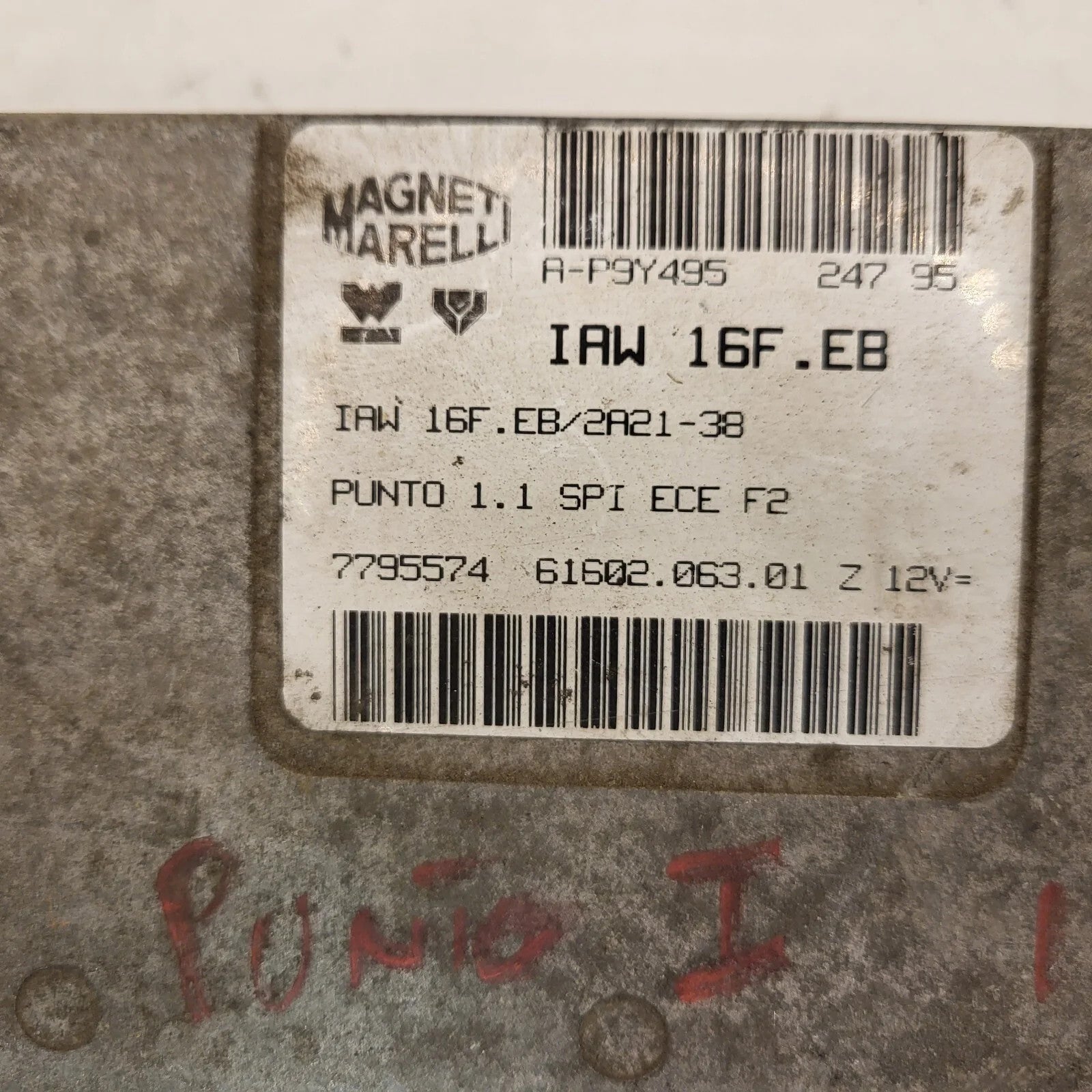 Fiat Punto 1.1 ECU / IAW 16F.EB / 7795574 / 61602.063.01 / MAGNETI MARELLI