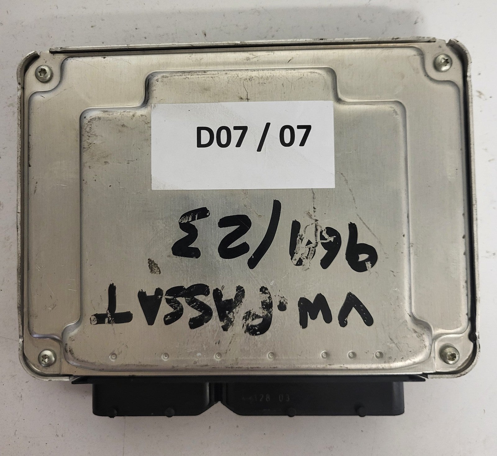 VW AUDI SEAT SKODA ECU / 038906019KD / 0281011205 / EDC15P+ / BOSCH